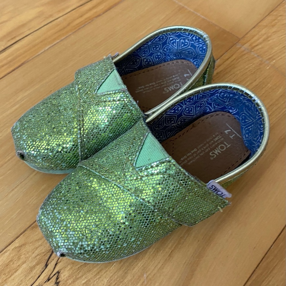 Sparkly apple green kids Toms, size T7